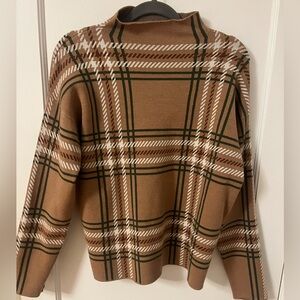 NWT Tahari Women’s M Plaid Sweater